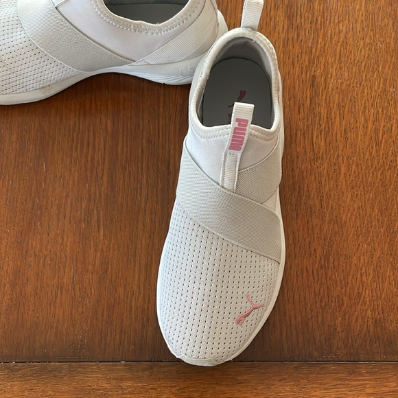 PUMA Women's Light Gray and Pink Slip-On Sneakers - Picture 3 of 7